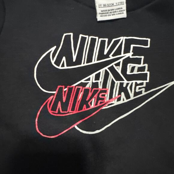 Nike Triple Swoosh Crew Neck Sweatshirt Youth Size 2t 1-2 Yrs - Picture 4 of 7